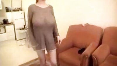 கழுதையில் எண்ணெய் தடவிய கருப்பு டிக் மலக்குடலில் ஊடுருவியது