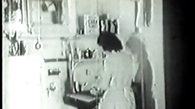 அந்த பெண் ஒரு அனுபவமற்ற துணிச்சலான பையனை மயக்கினாள்