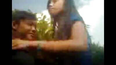 கண்ணாடியுடன் ஒரு மனிதனின் ஆணுறுப்பை உறிஞ்ச முடிவு செய்தார்