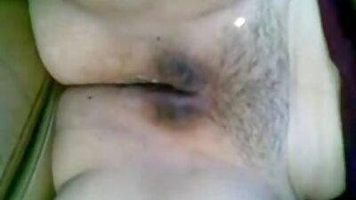 இளம் மற்றும் தடகள பெண்மணி chpokat அழகான கழுதை