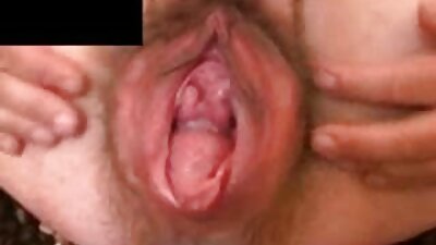 கவலையற்ற மசாஜ் செய்பவர் படுக்கையில் ஒரு பையனை புணர்ந்தார்