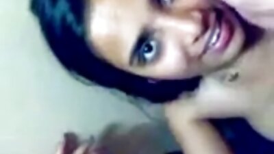 மிகவும் தடிமனான டிக் மூலம் புணர்ந்த பொன்னிற பெண்